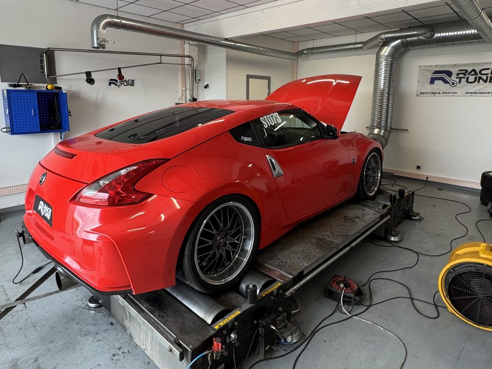 Nissan 370Z dünostendil