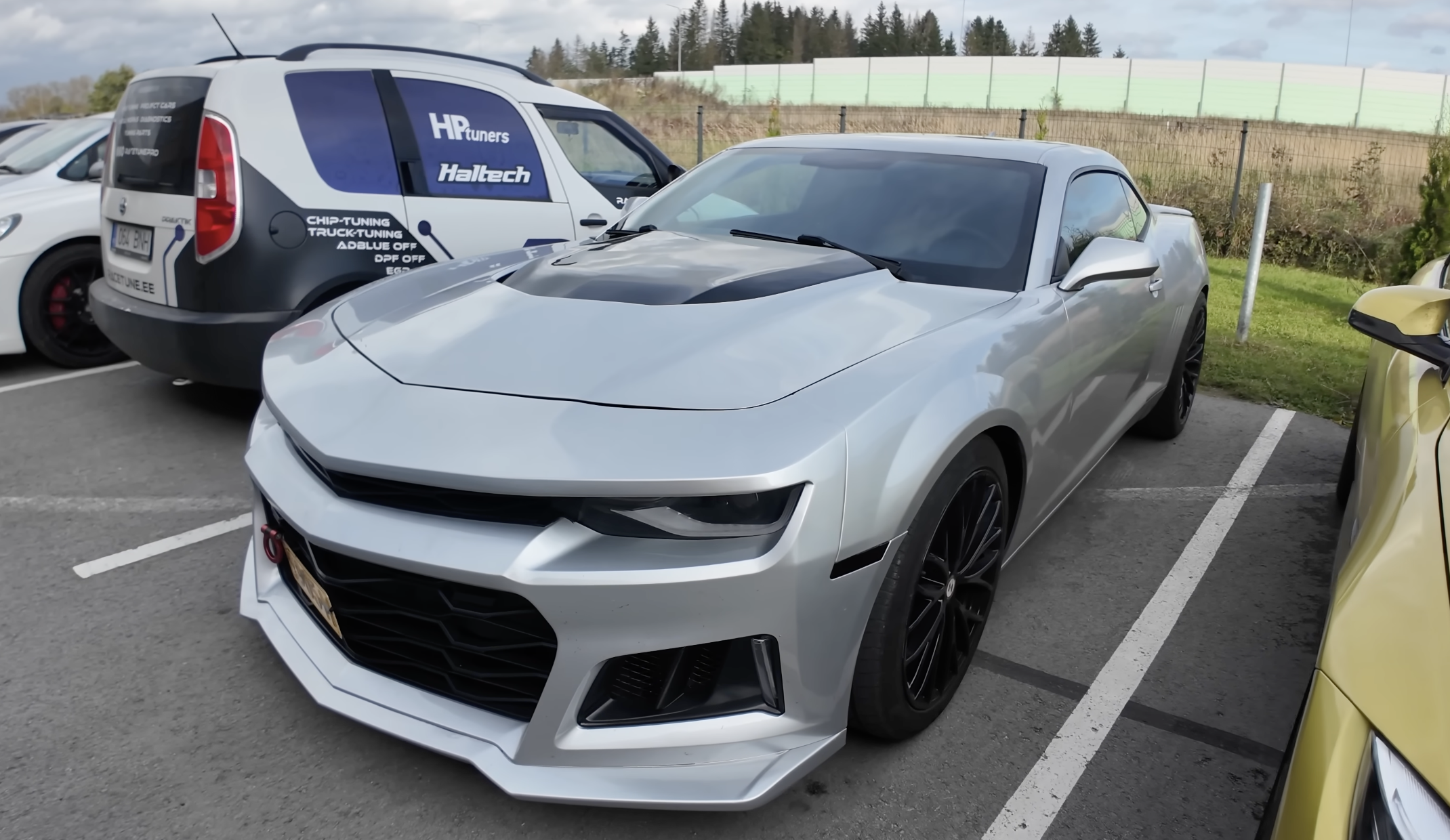 Toodi meile Camaro Soomest millele paigaldatud suur nukkvõll. Sellega koos eemaldatud VVT ja muugi. Nüüd tuleb see kõik tööle saada.
The post Camaro SS võistlus